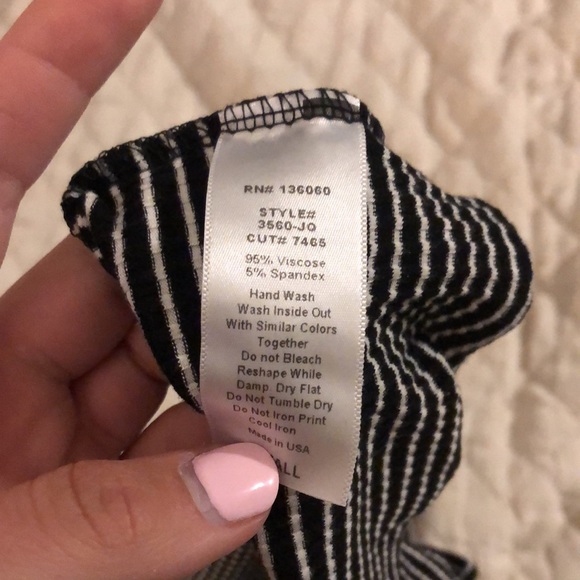 Super Soft Black & White Crop Top - Picture 5 of 6